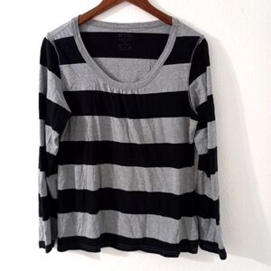 Bugle Boy XL Ladies Rugby Striped Long Sleeved T-Shirt in Gray n Black